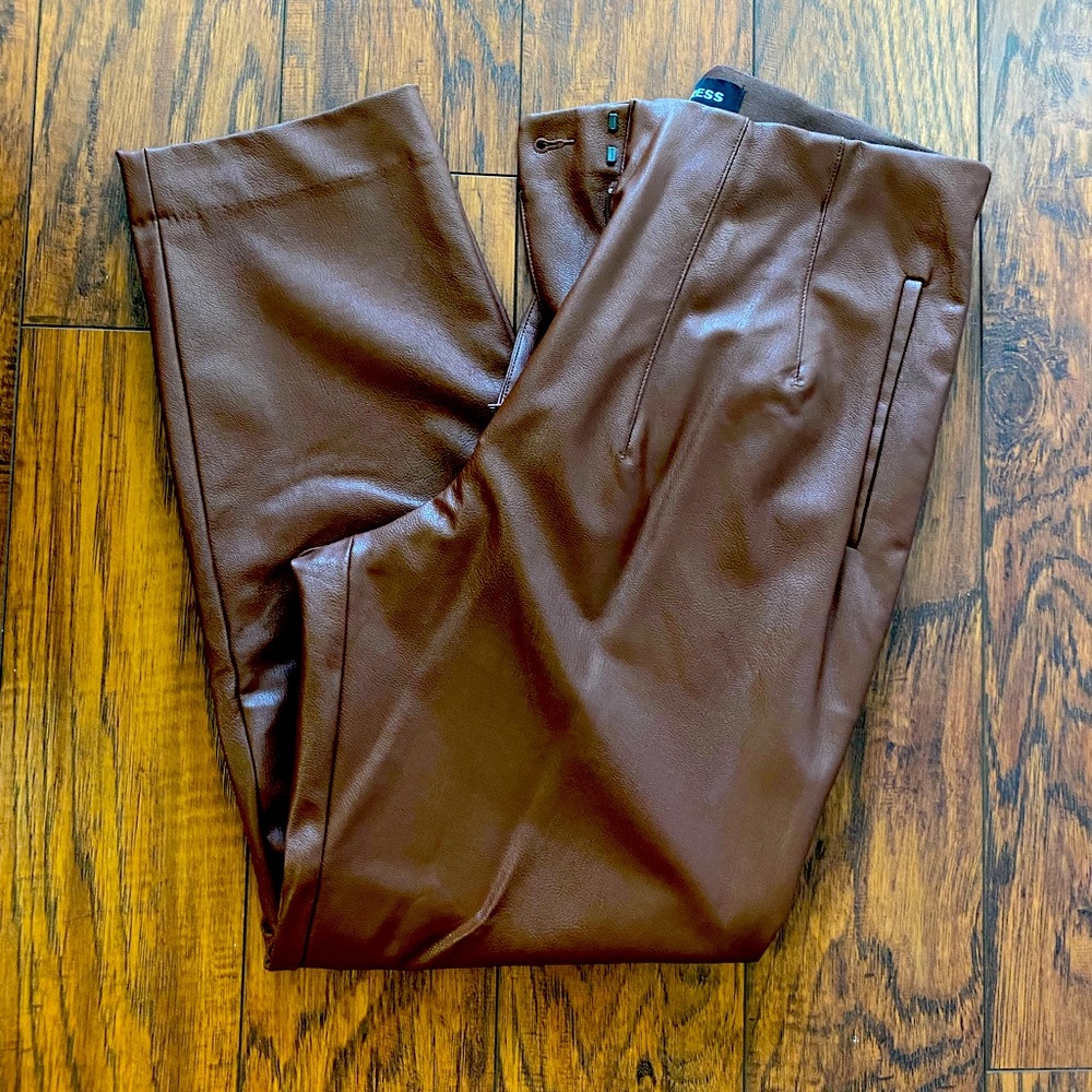 Express leather trousers